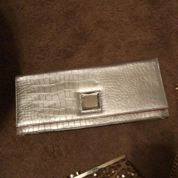 Purses - Picture 4 of 5